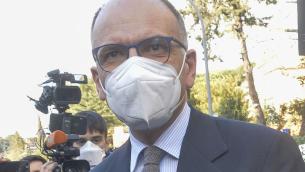Covid, Letta: "Rivedere bonus vacanze e allungare voucher"