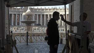 Covid, linea dura Vaticano su no vax: rischio licenziamento