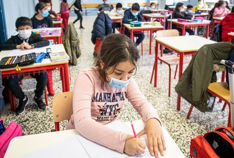 Covid, mascherine a scuola: Codacons fa ricorso al Tar