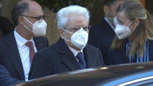 Covid, Mattarella allo Spallanzani per vaccino