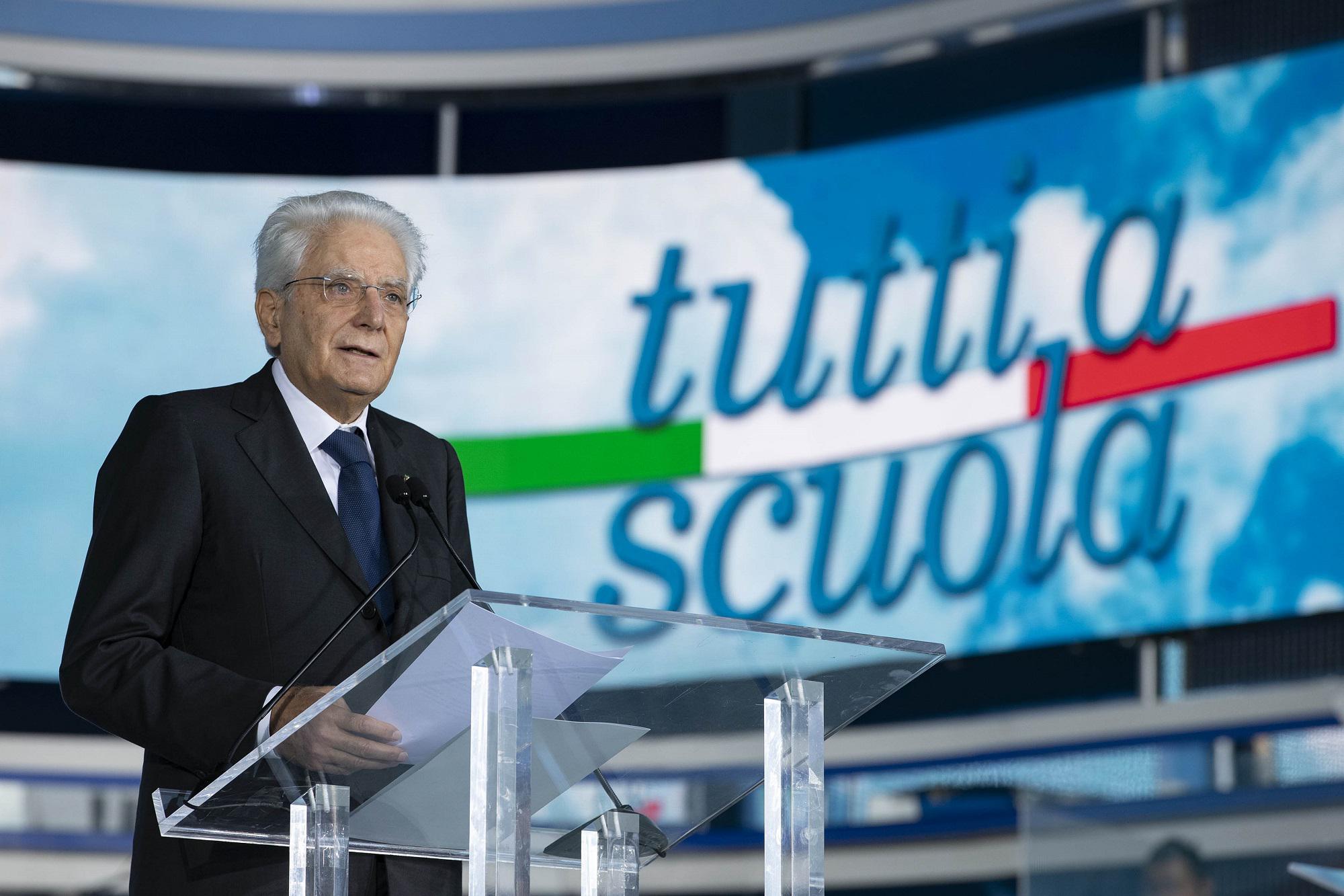 Covid, Mattarella: "Scuola è il più potente anti-virus"