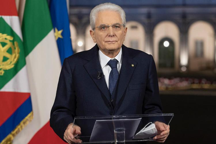 Covid, Mattarella: "Vittime monito permanente e appello severo a responsabilità"