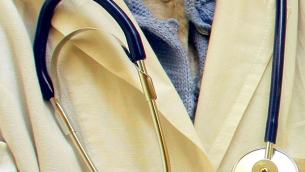 Covid, medici di famiglia: "Travolti da numero contagi, 20 telefonate l'ora"