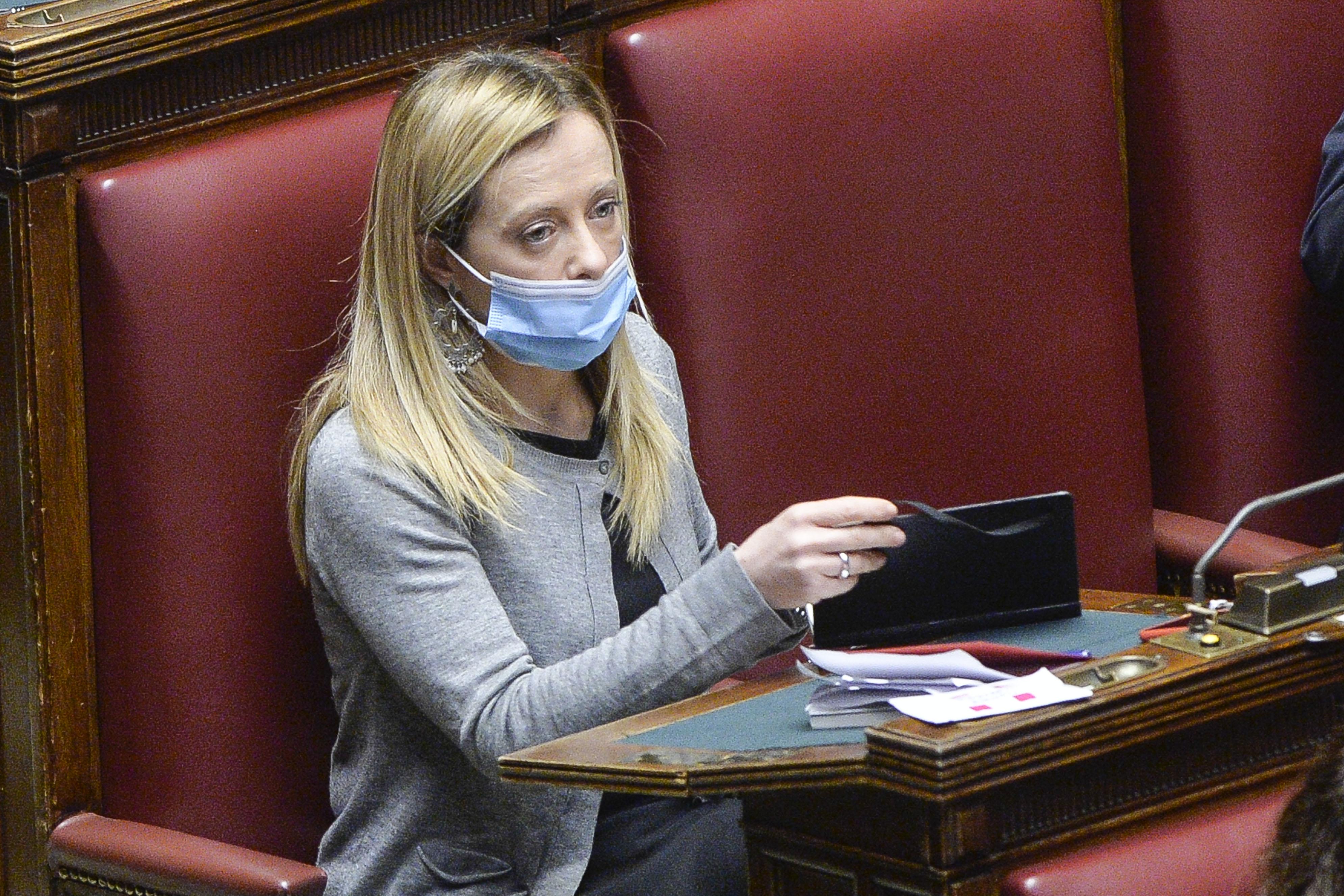 Covid, Meloni: "Mi vaccino, non sono no vax"