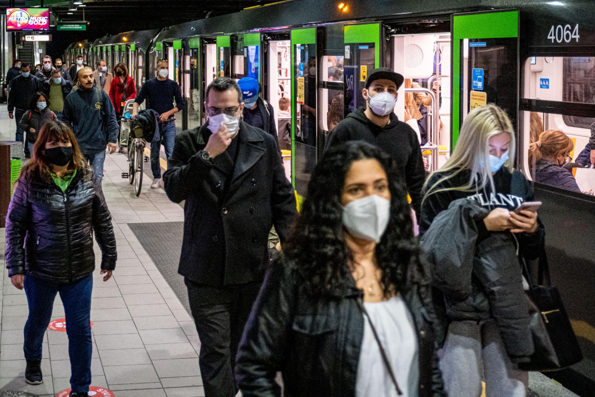 Covid Milano, oggi 424 contagi in città e provincia