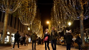 Covid, Natale 2022 e quarta dose vaccino: cosa dicono Bassetti, Andreoni, Ricciardi