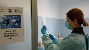 Covid, non vaccinato il 12,82% del personale scolastico