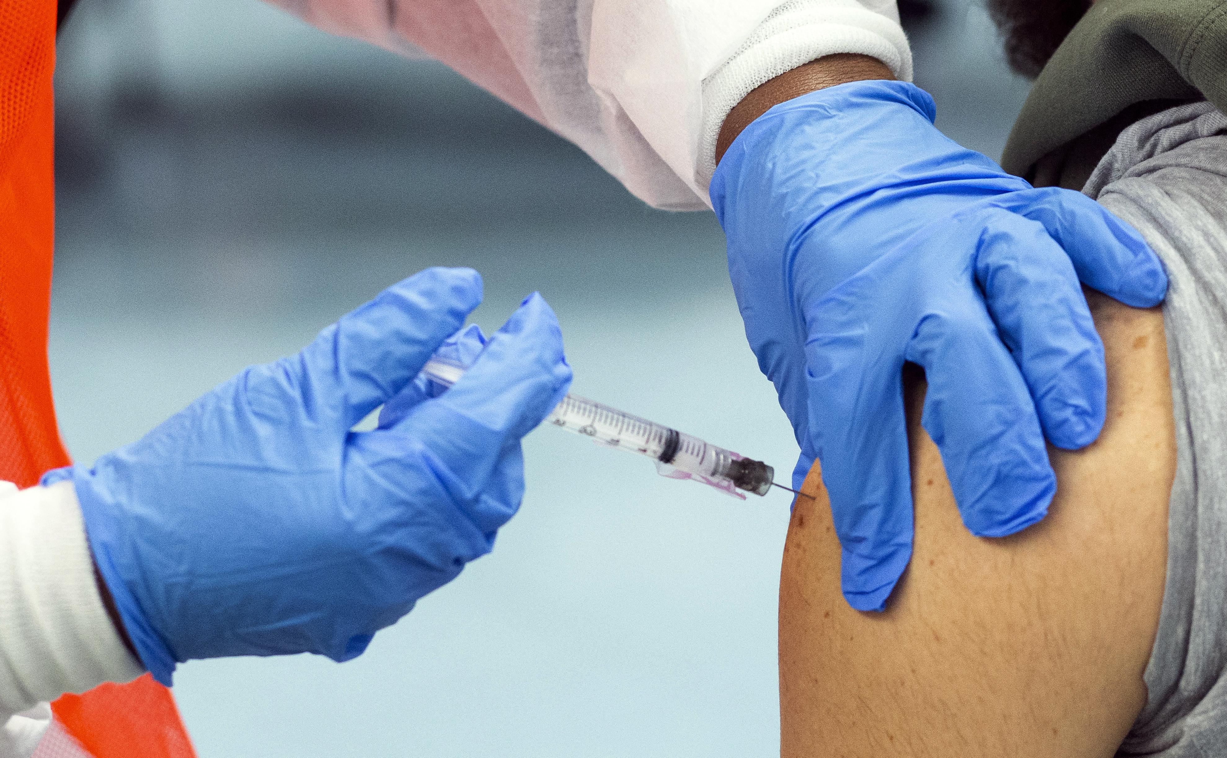 Covid Nuova Zelanda, si fa vaccinare 10 volte in un giorno al posto di no vax