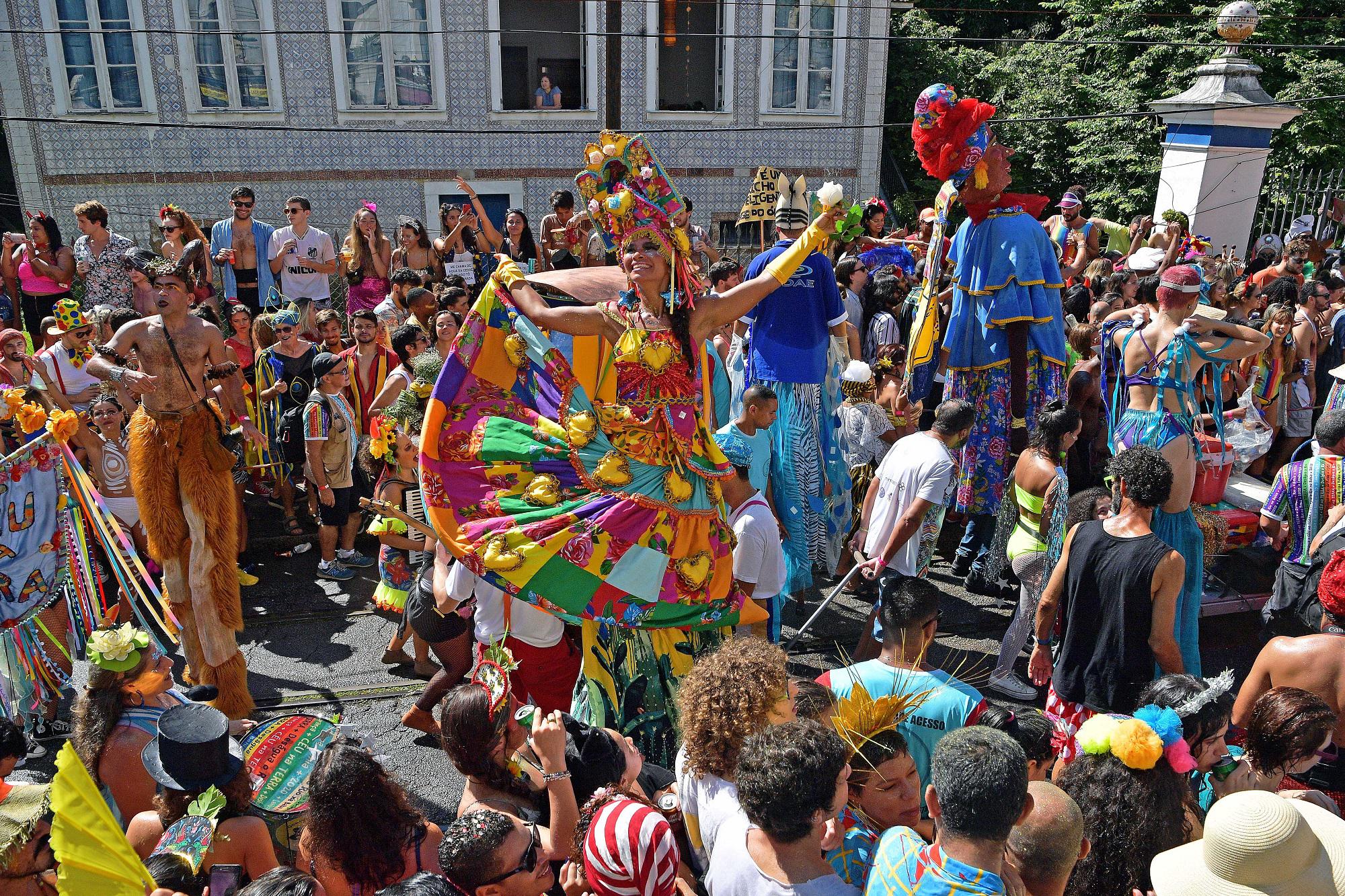 Covid oggi Brasile, cancellato carnevale di Rio