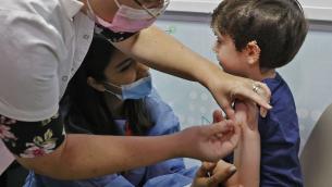 Covid oggi Israele, al via vaccini bimbi 5-11 anni
