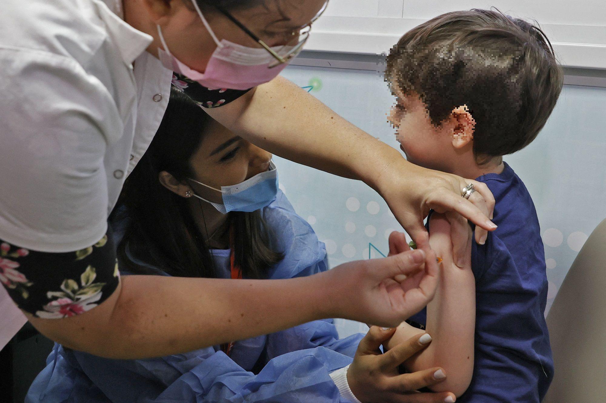 Covid oggi Israele, al via vaccini bimbi 5-11 anni