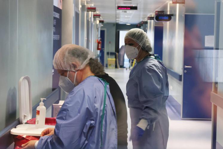 Covid oggi Italia, 25% ricoverati è no vax: report Fiaso