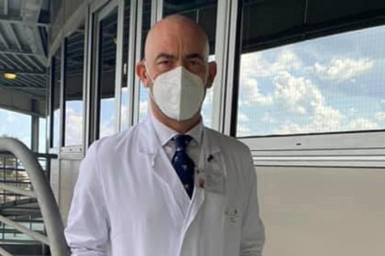 Covid oggi Italia, Bassetti: "Da 2 mesi niente morti nel mio reparto"