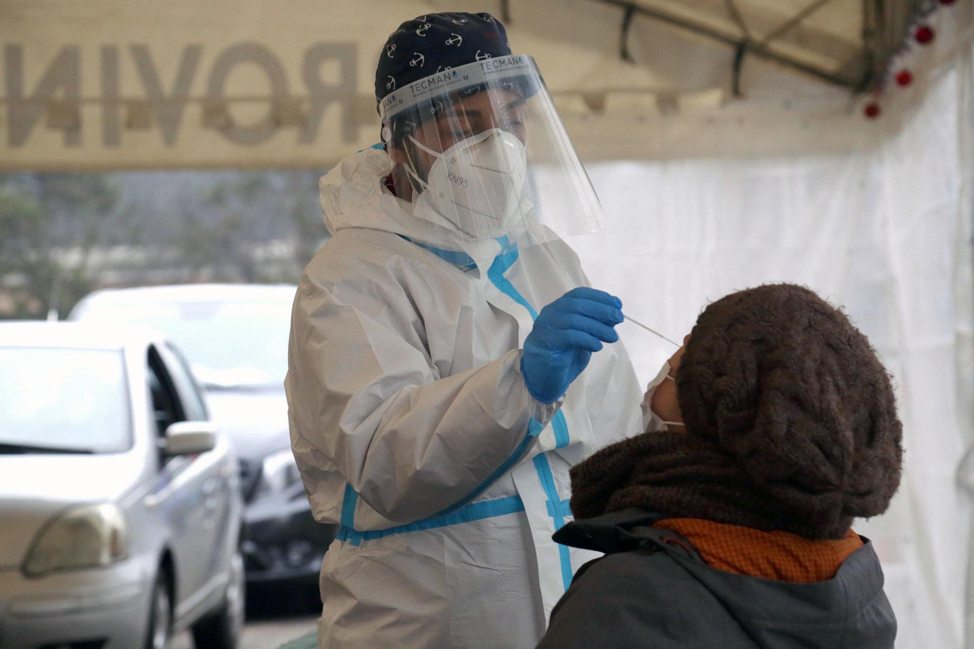 Covid oggi Italia, bollettino Protezione Civile e contagi regioni 23 gennaio