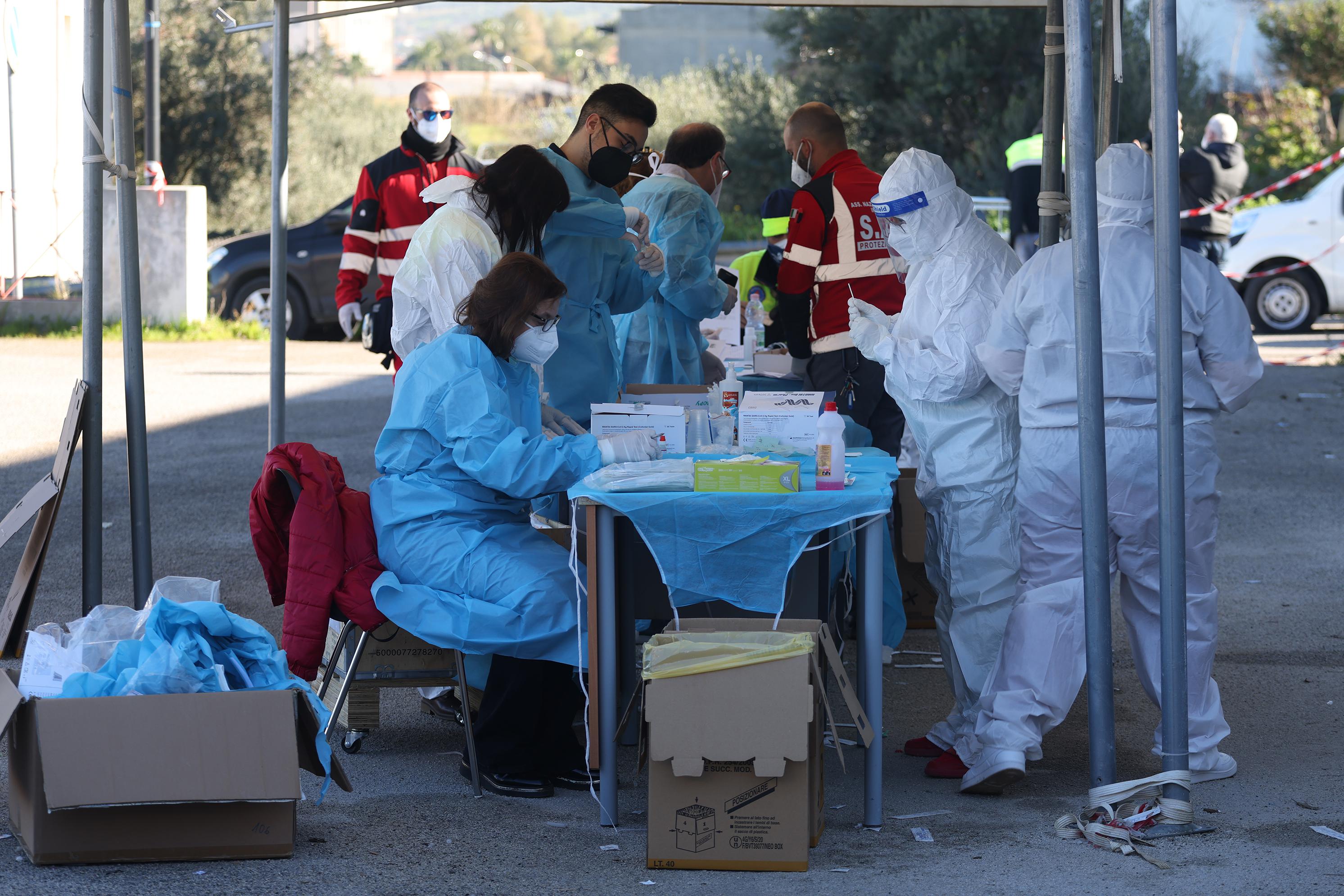 Covid oggi Italia, bollettino Protezione Civile e contagi regioni 5 gennaio