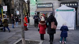 Covid oggi Italia, Brusaferro: "Calo contagi ma non in fascia 0-9 anni"