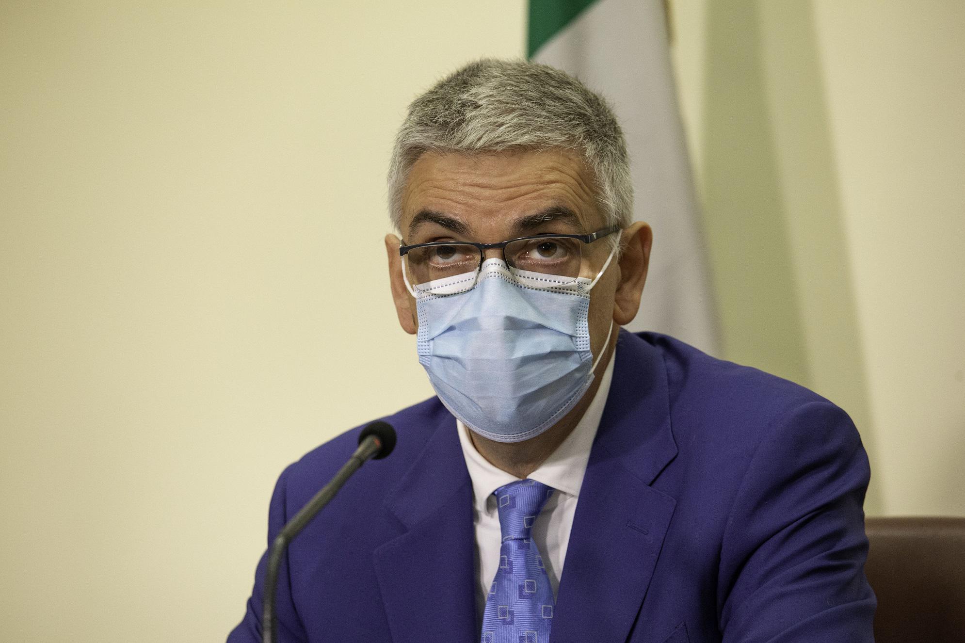 Covid oggi Italia, Brusaferro: "Situazione sotto controllo"