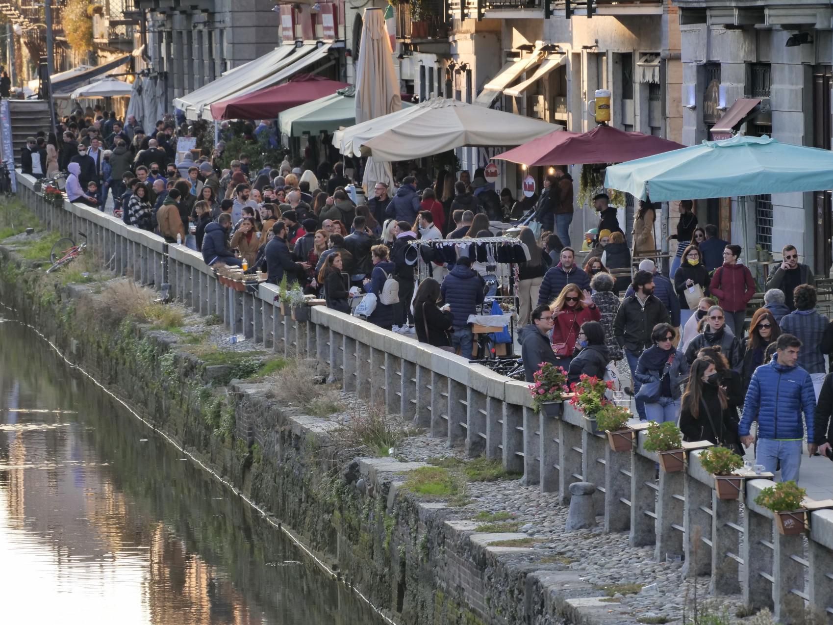Covid oggi Italia, contagi e colore regioni: attesa per report Iss