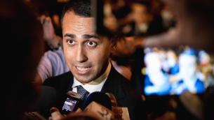 Covid oggi Italia, Di Maio: "Preoccupano contagi in vista del Natale"