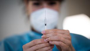 Covid oggi Italia, Gimbe: "3,7 mln over 50 ancora non vaccinati"