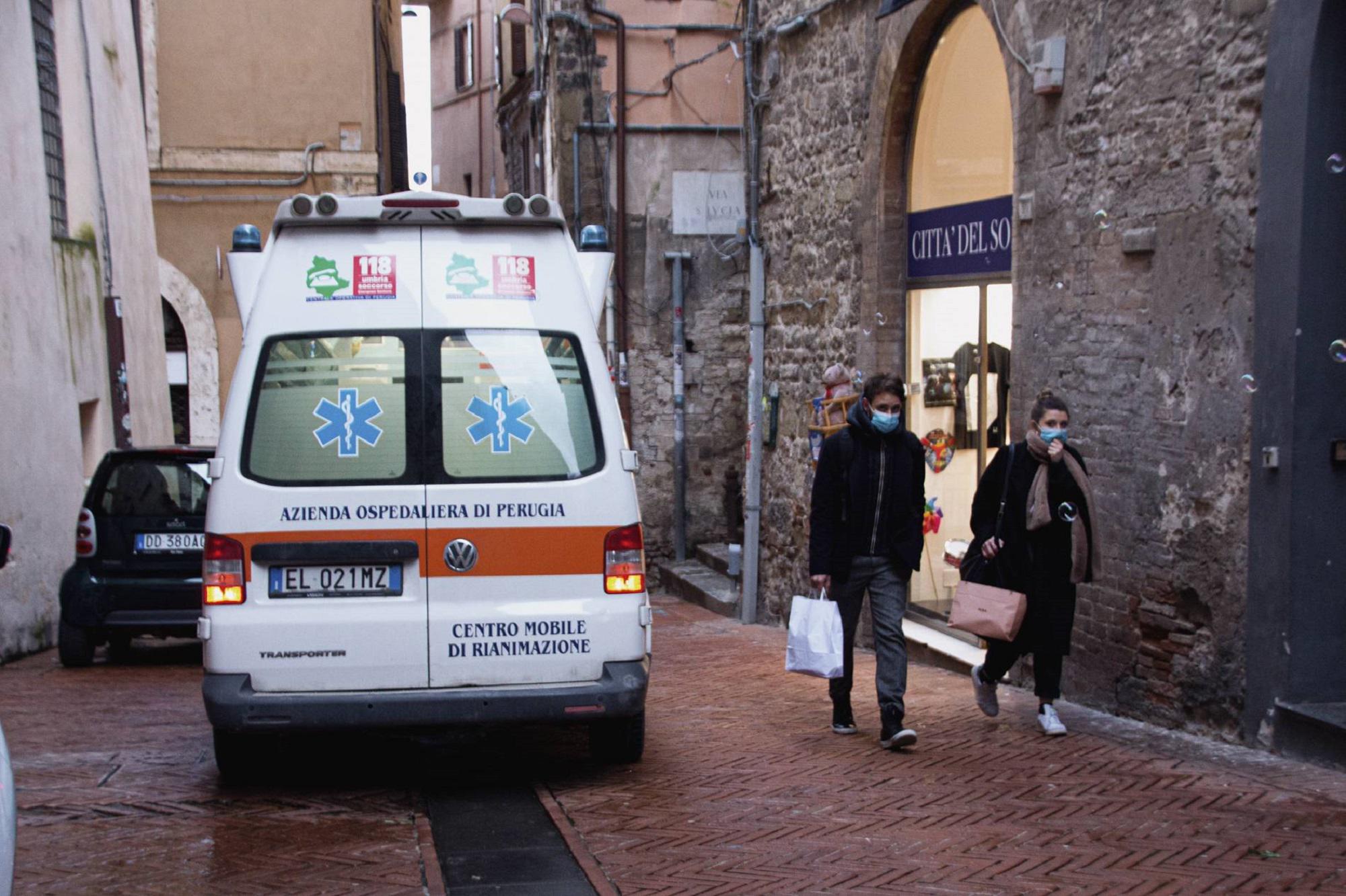 Covid oggi Italia, impennata contagi in 7 giorni: +80%
