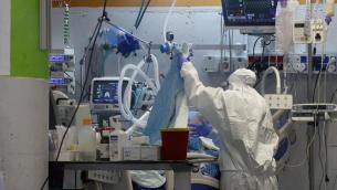 Covid oggi Italia, Iss: tasso decessi no vax 9-27 volte maggiore