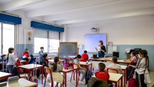 Covid oggi Italia, "metà contagi età scolare in fascia 6-11 anni"