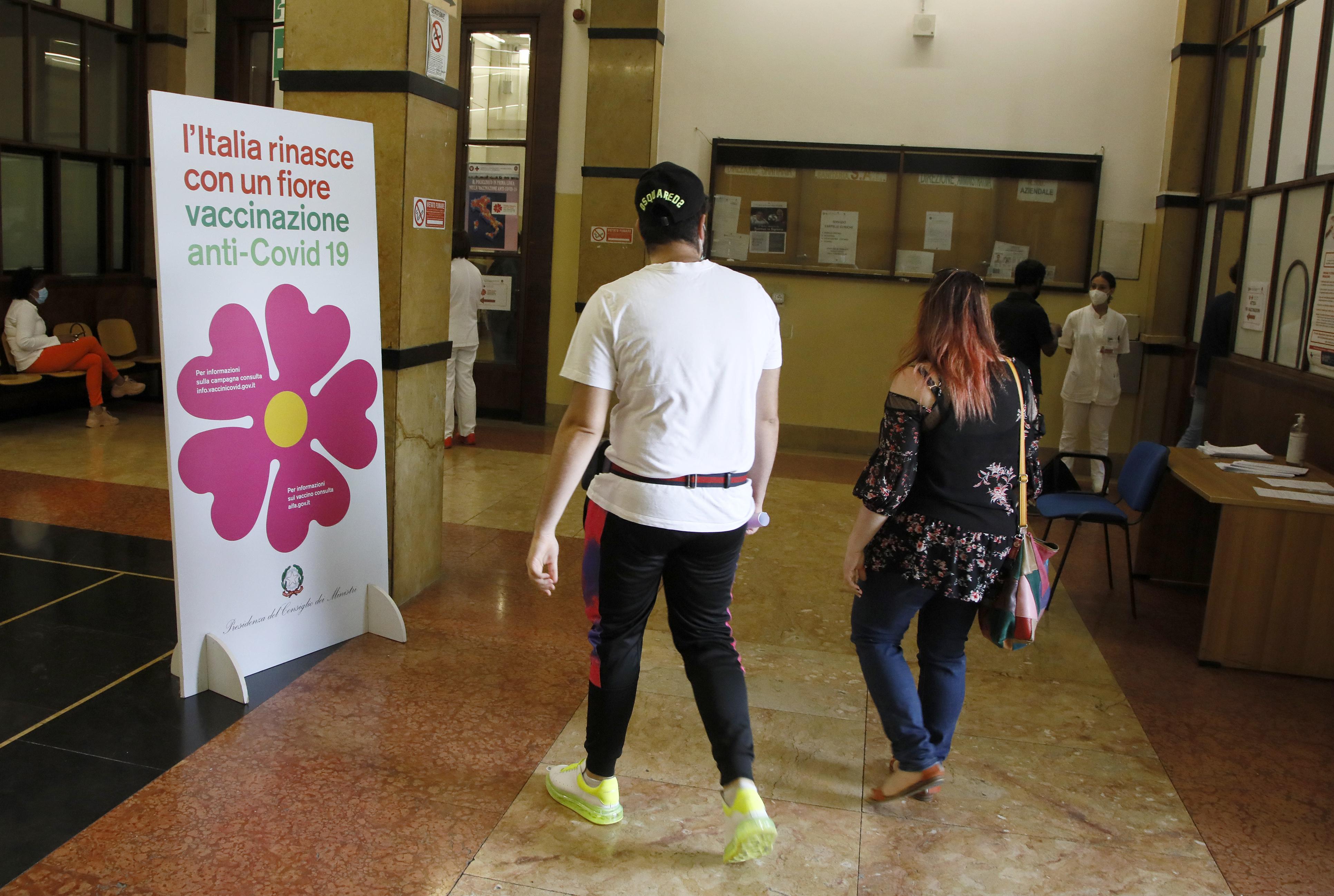 Covid oggi Italia, oltre 10mila contagi