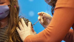 Covid oggi Italia, quasi 2/3 dei 5-11enni non vaccinati: ecco perché