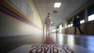 Covid oggi Italia, report Iss: Rt scende, giù i ricoveri