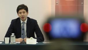Covid oggi Italia, Speranza: "Contagi crescono"
