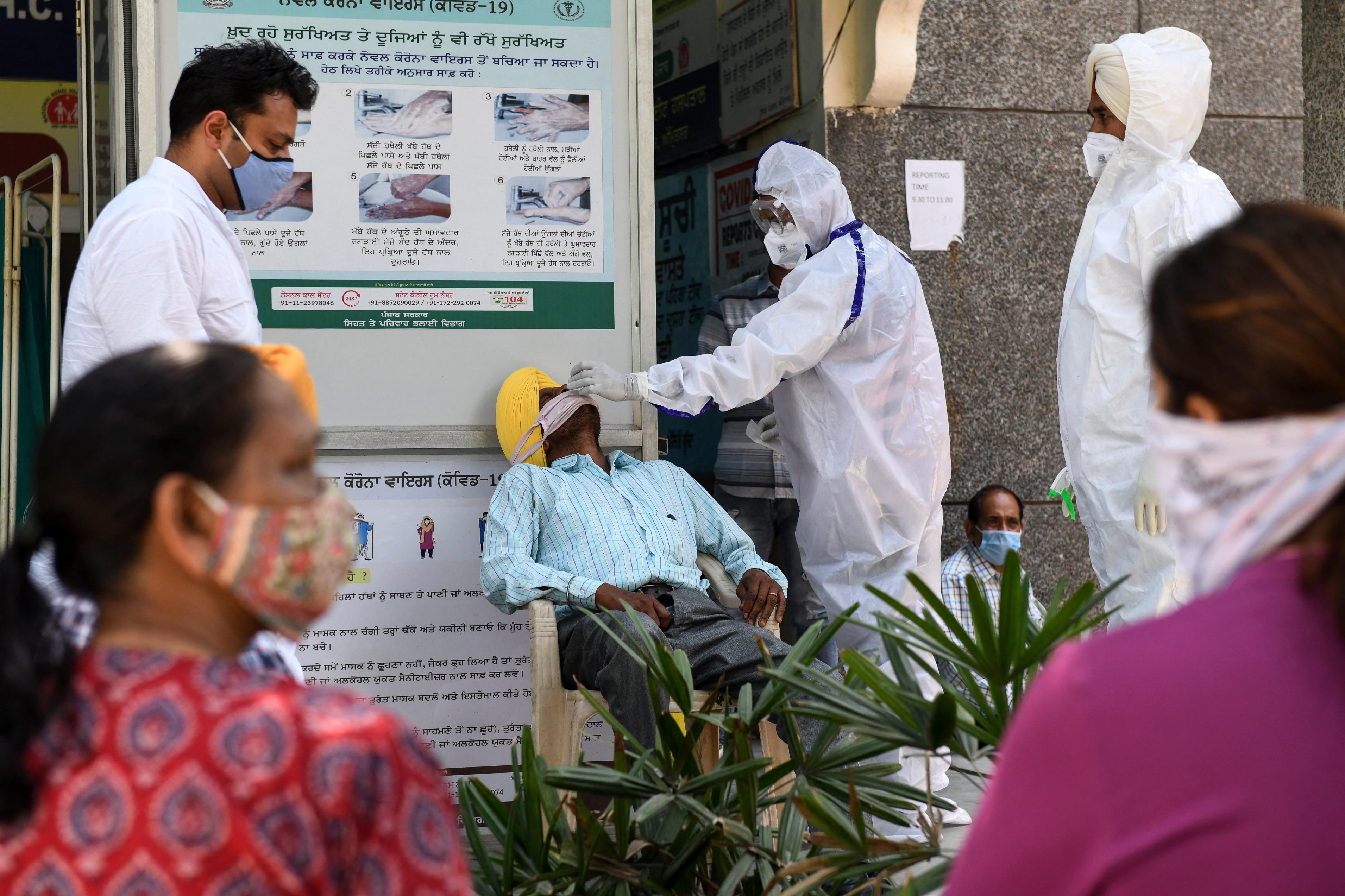 Covid, oltre 128 milioni di casi nel mondo da inizio pandemia