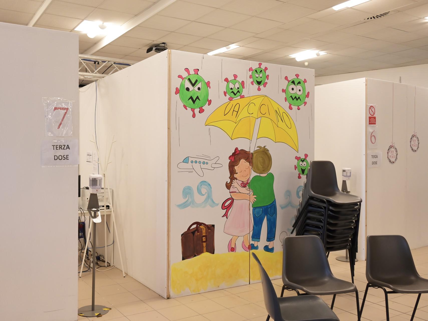 Covid, pediatra: "Obbligo vaccino e hub a scuola in agenda elettorale partiti"
