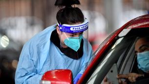 Covid, Pregliasco: "Reinfezioni preoccupanti, in autunno rischio altra ondata"