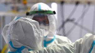 Covid, primario Padova: "Allo stremo, riammettere colleghi no vax"