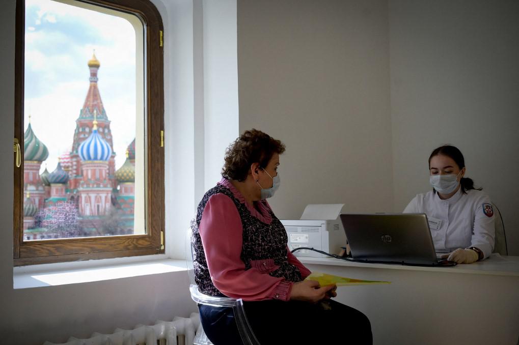 Covid Russia, più 8