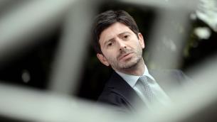 Covid, Speranza: "Dati Gb? Per noi partita diversa ma prudenza"