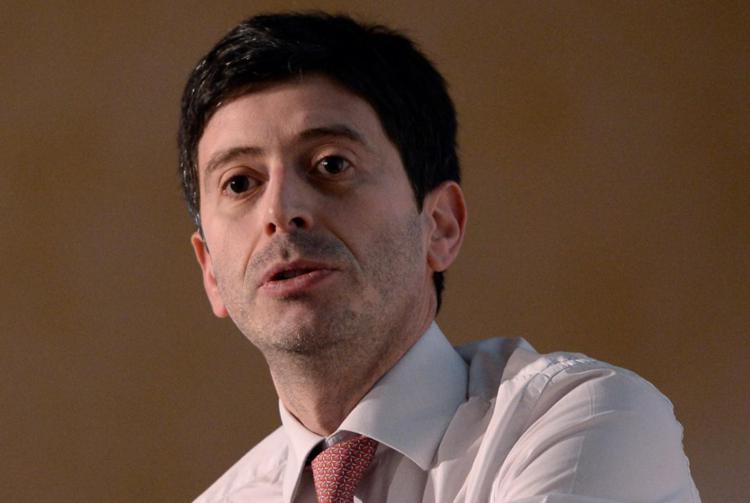 Covid, Speranza: "Vaccini aggiornati a disposizione appena li avremo"