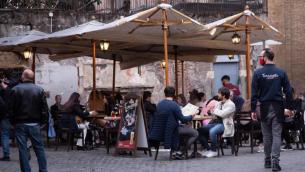 Covid, tutta Italia in zona bianca da domani