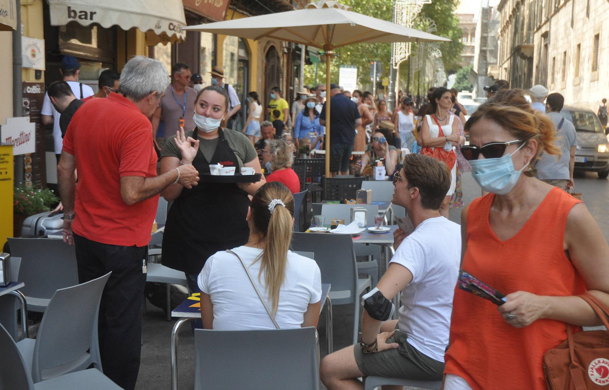 Covid, tutta l'Italia ancora bianca: Sicilia evita zona gialla