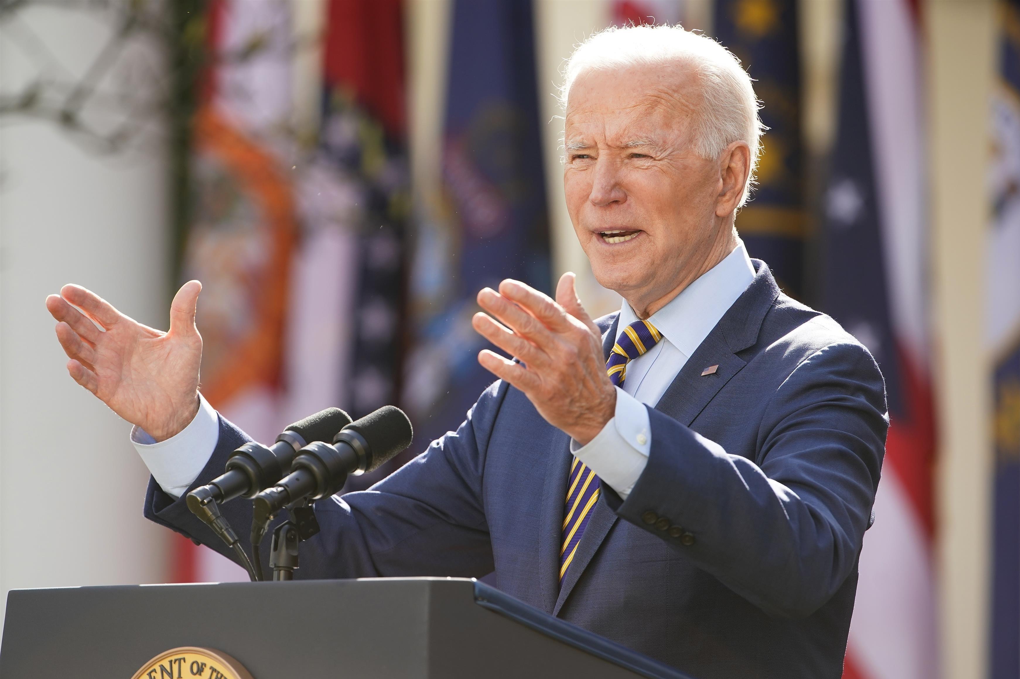 Covid Usa, Biden: "Ritorno alla normalità entro fine estate"