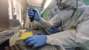 Covid, vaccinazione riduce infarti e ictus tra chi si infetta: maxi studio