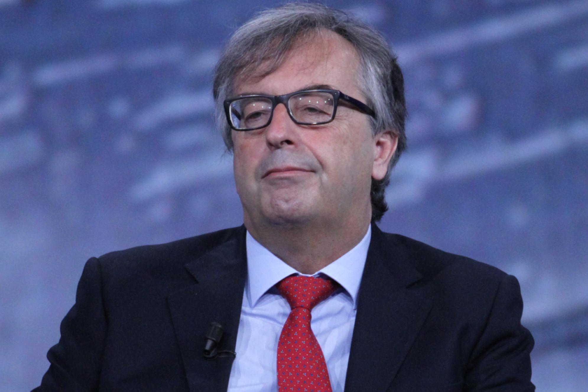 Covid, variante Omicron e importanza quarta dose: Burioni fa chiarezza