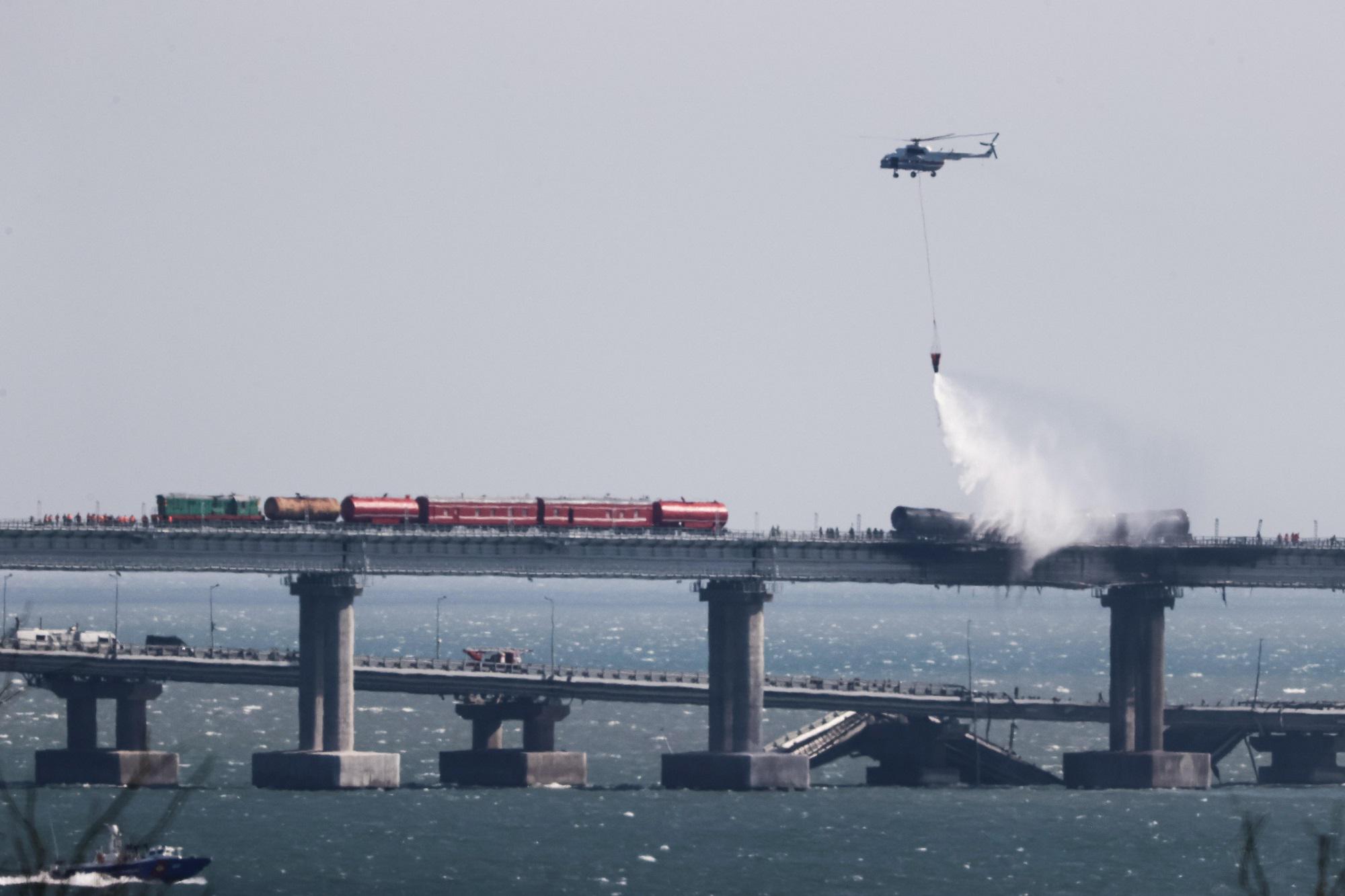 Crimea, Kiev: "Con ponte e incrociatore Moskva a picco simboli Russia"