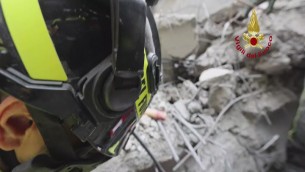 Crollo Firenze, senza sosta operazioni dei Vigili del fuoco: si cerca ultimo disperso - Video