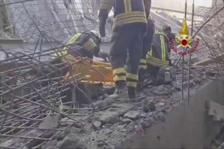 Crollo in cantiere a Firenze, le ricerche dei dispersi tra le macerie - Video