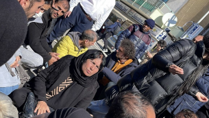 Crotone, protesta parenti vittime a camera ardente