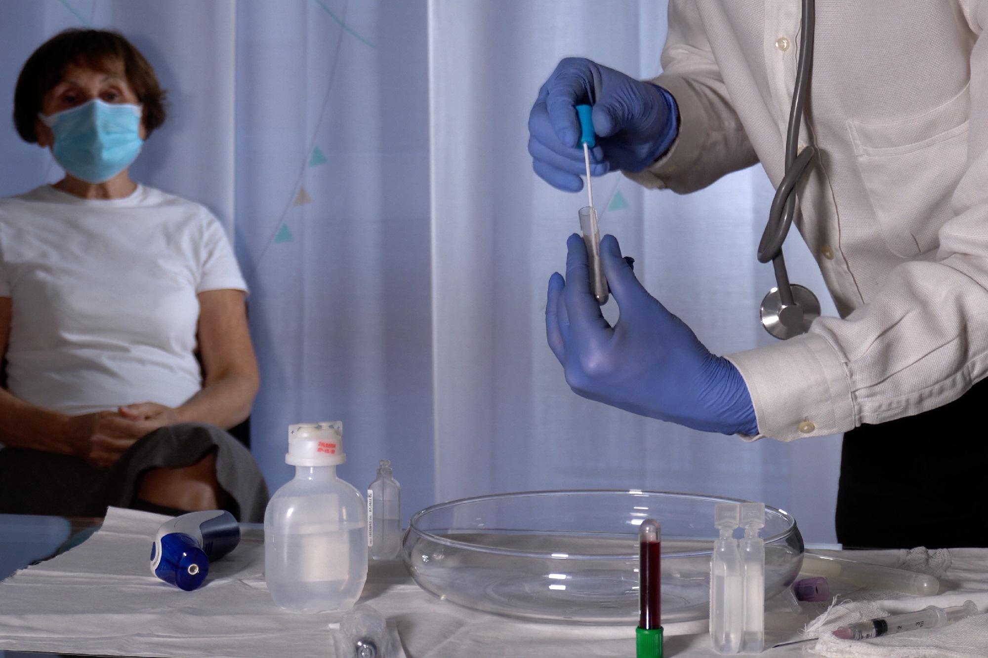 Cure domiciliari covid, antivirali e monoclonali: ministero aggiorna indicazioni