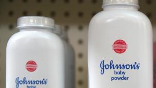 Da J&J stop vendita talco dal 2023: troppe cause per rischio tumori