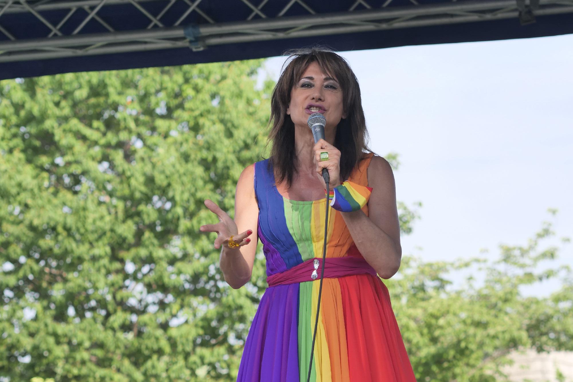Da Miss Italia no a transgender, Luxuria: "Assurdo, dopo transizione si è donne a tutti gli effetti"